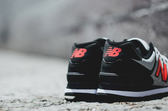 new balance-574-grey-black-orange_03