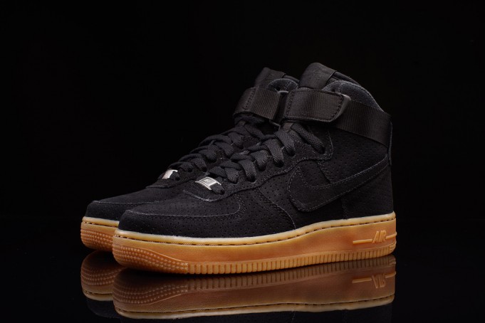 nike-air-force-1-high-black-suede-gum-681x454