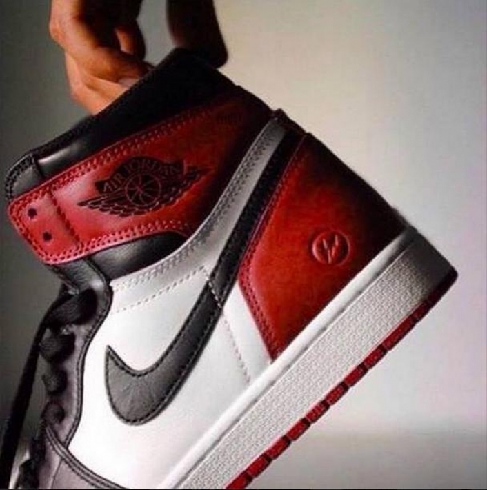 air-jordan-1-black-red-fragment