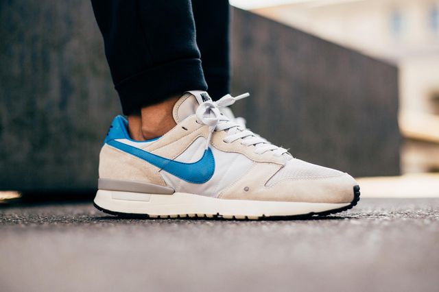 nike-archive 83-light bone