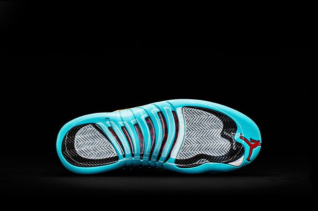 air-jordan-12-doernbecher-gamma-db-dozen-6_result