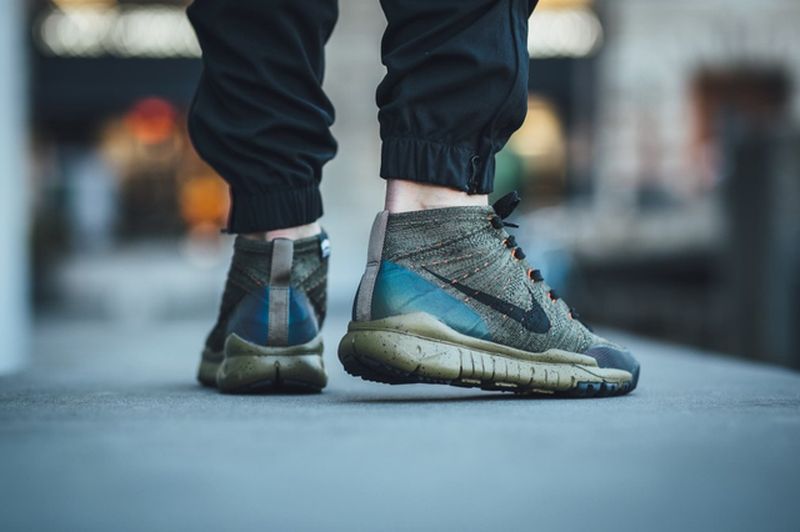 805092-300-Nike-Flyknit-Trainer-Chukka-FSB-3-1010x673
