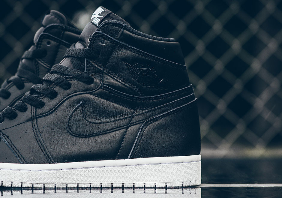 air-jordan-1-og-cyber-monday-black-white-2