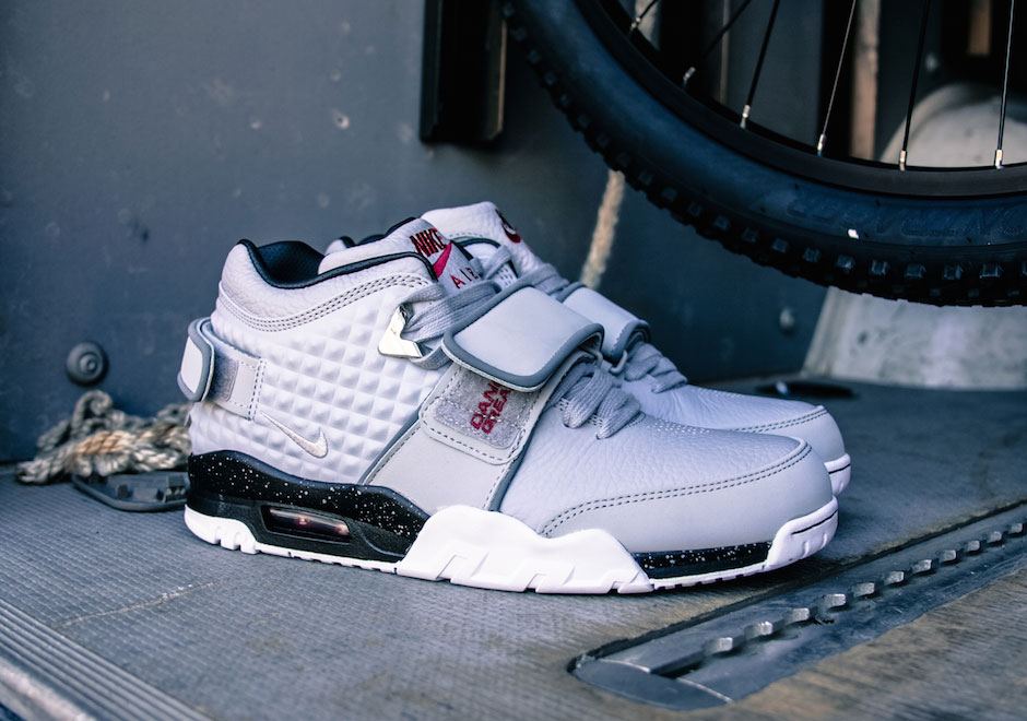 nike-air-cruz-wolf-grey-black