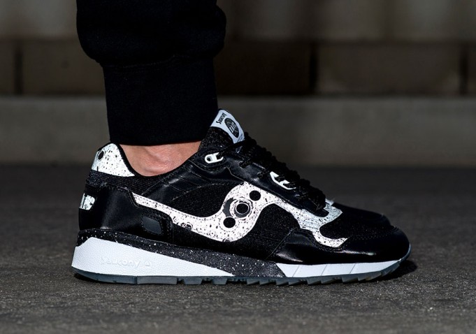 bait-saucony-shadow-5500-giant-leaps-8-681x478