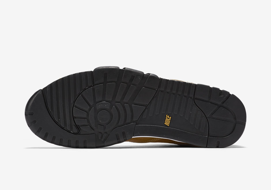 nike-air-trainer-1-gold-superbowl-50-2