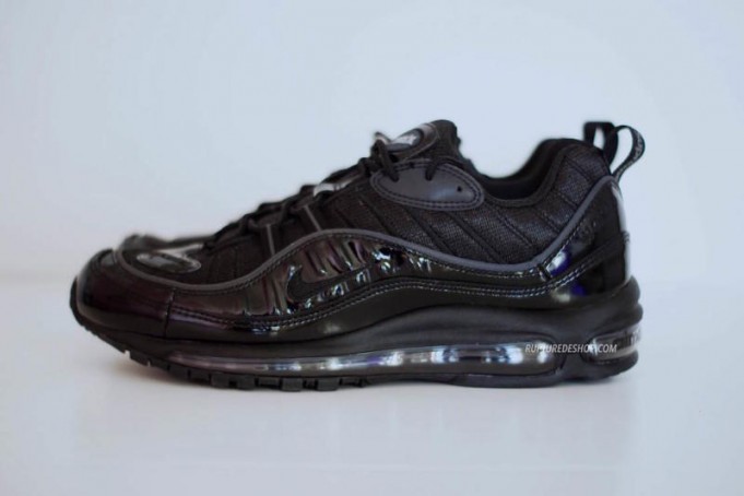supreme-nike-air-max-98-black-681x454
