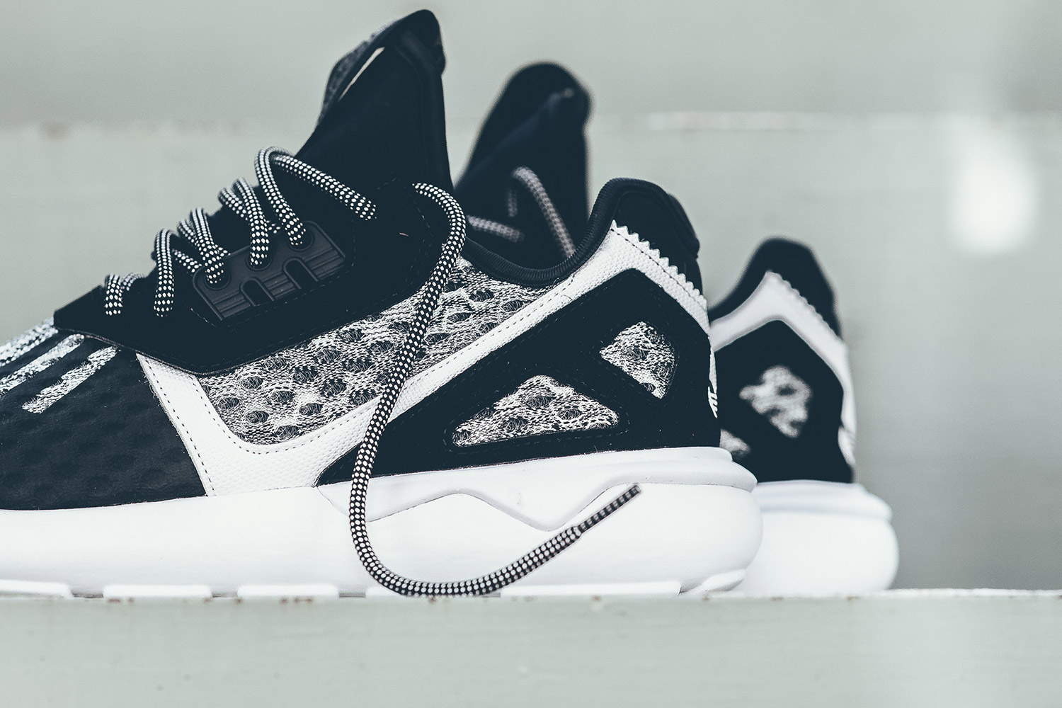 adidas-originals-wool-tubular-runner-black-white-02