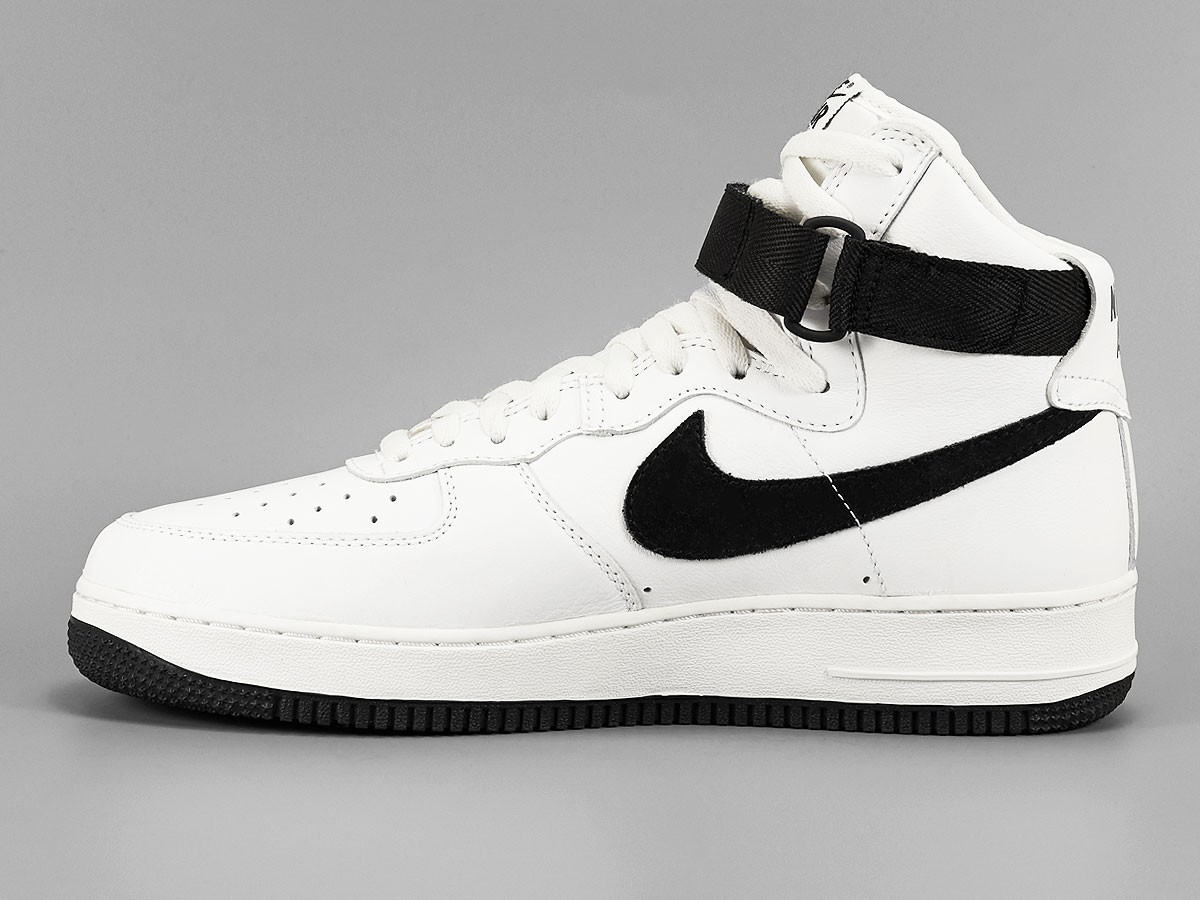 nike-air-force-1-high-retro-summit-white-black-1