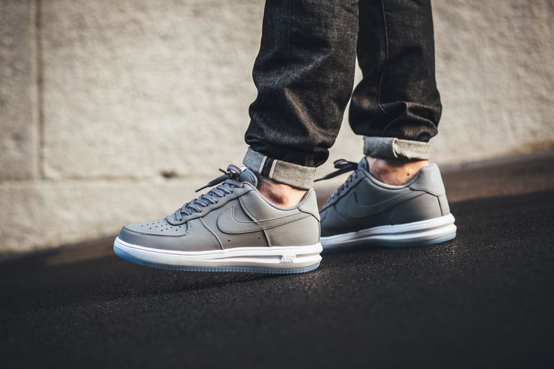 nike-lunar-air-force-1-wolf-grey_02