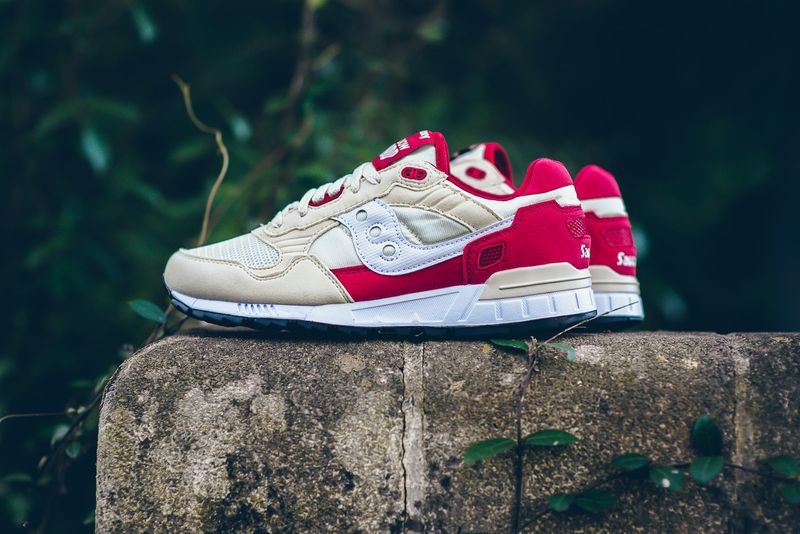 saucony-grid-5000-shadow-red-cream_02