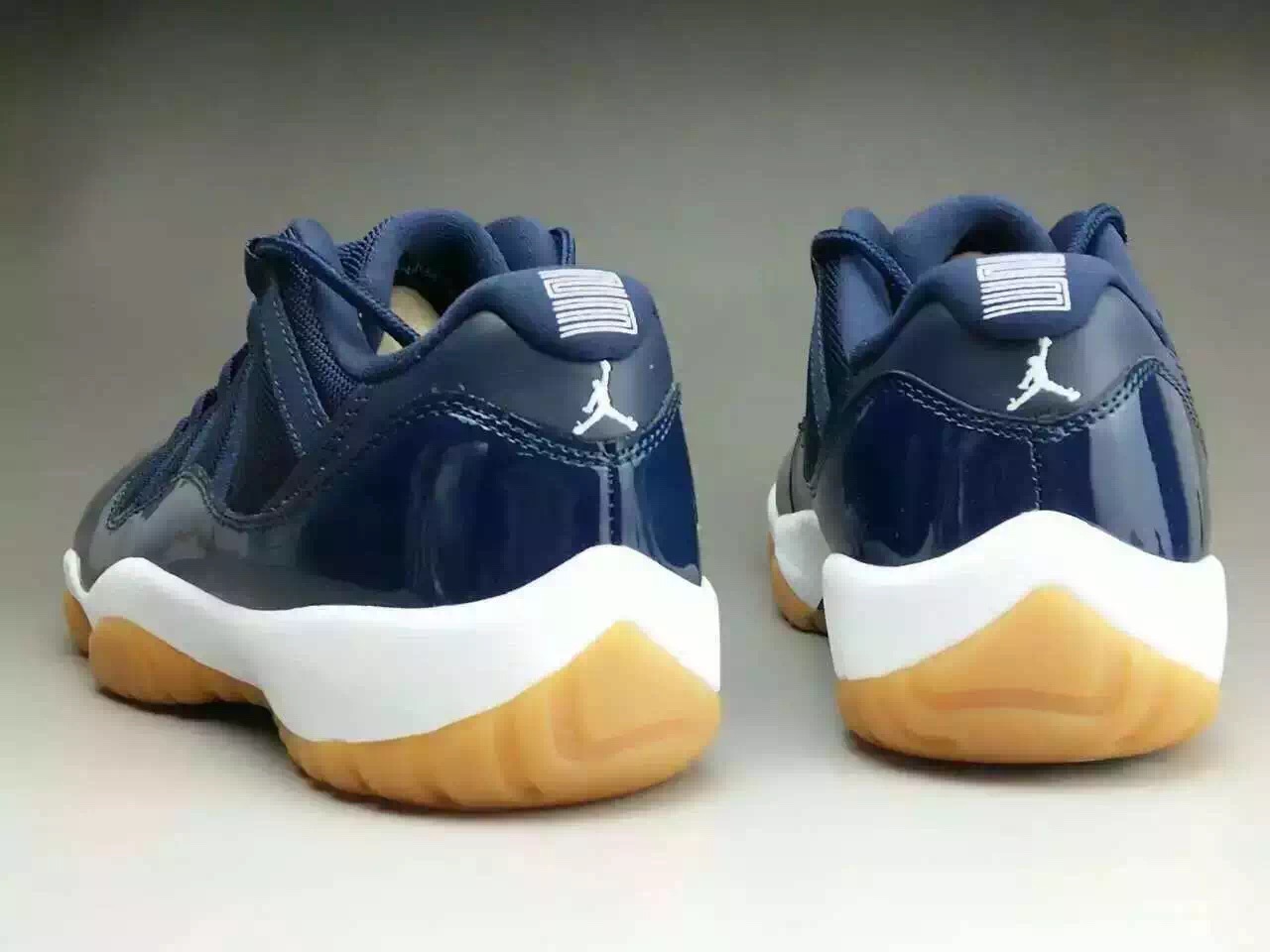 air-jordan-11-low-midnight-navy-gum-07