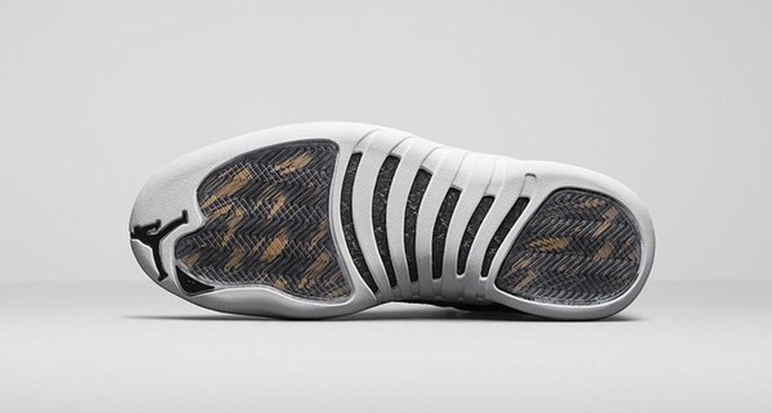 air-jordan-12-wings_02
