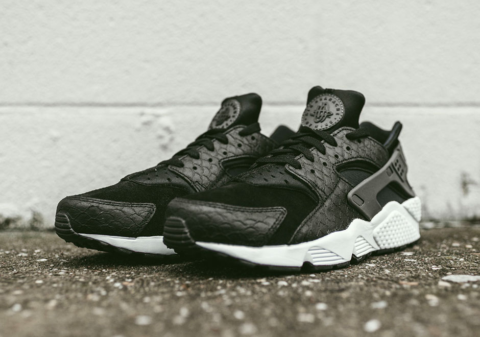 nike-air-huarache-black-snakeskin-available-001