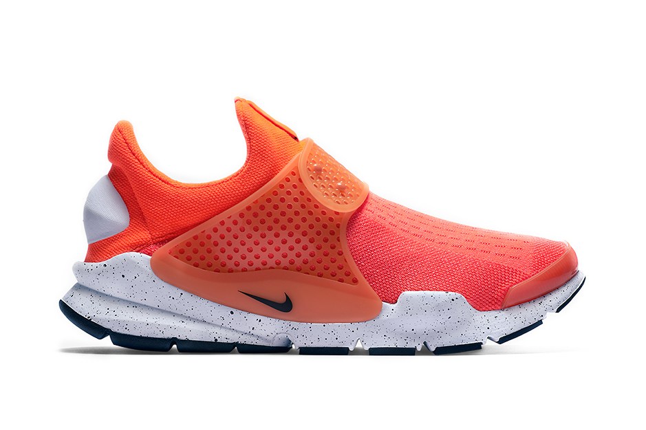 nike-sock-dart-total-crimson-2