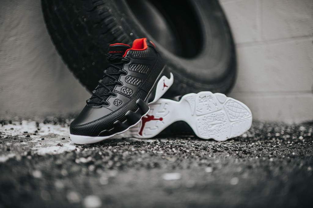 Air-Jordan-9-Low-Black-White-Chicago-3