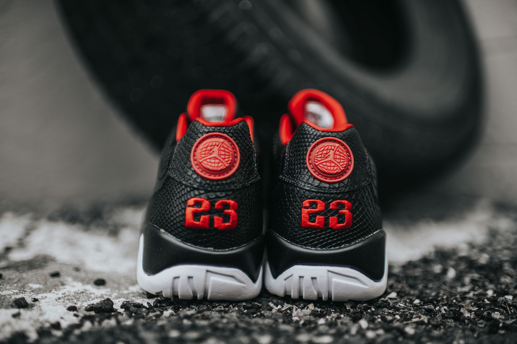 Air-Jordan-9-Low-Black-White-Chicago-4