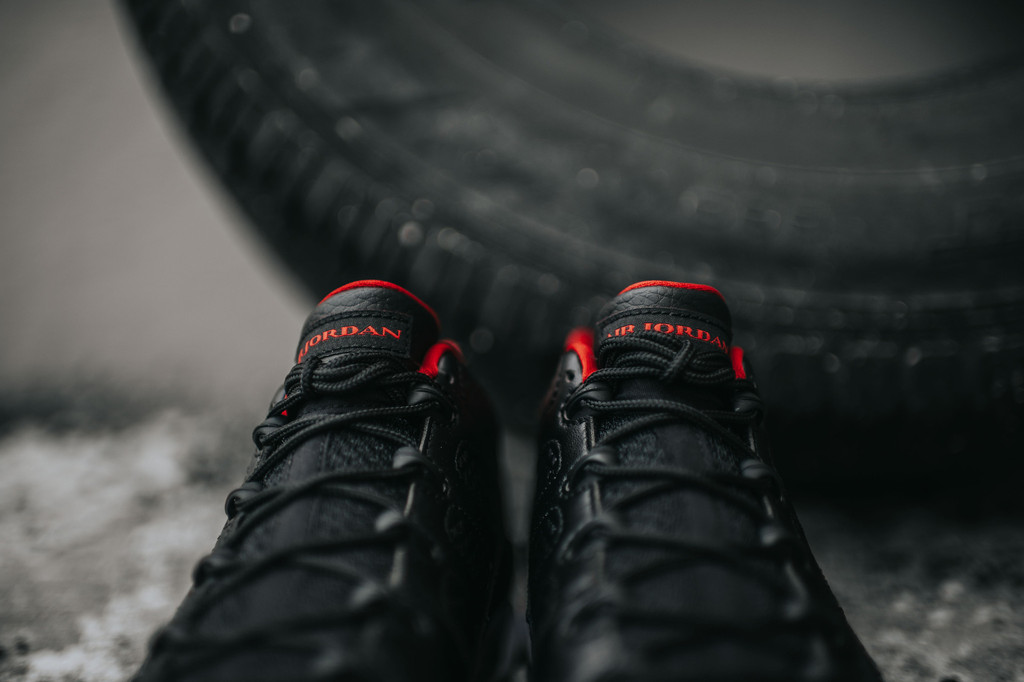 Air-Jordan-9-Low-Black-White-Chicago-5