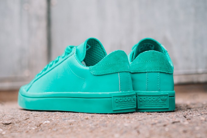 adidas-Court-Vantage-Adicolor-Shock-Mint-2-681x454