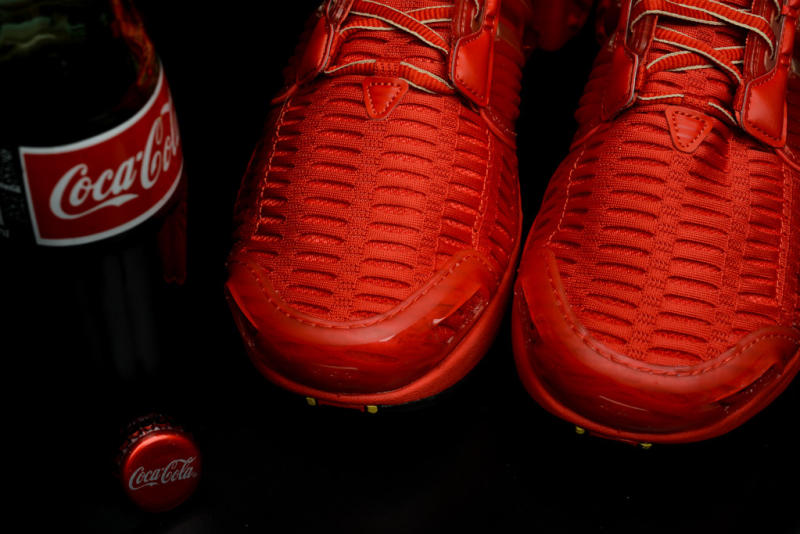 coca-cola-adidas-04_o69c93