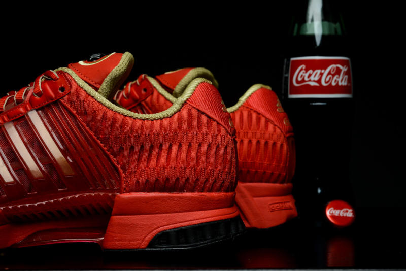coca-cola-adidas-05_o69c9b