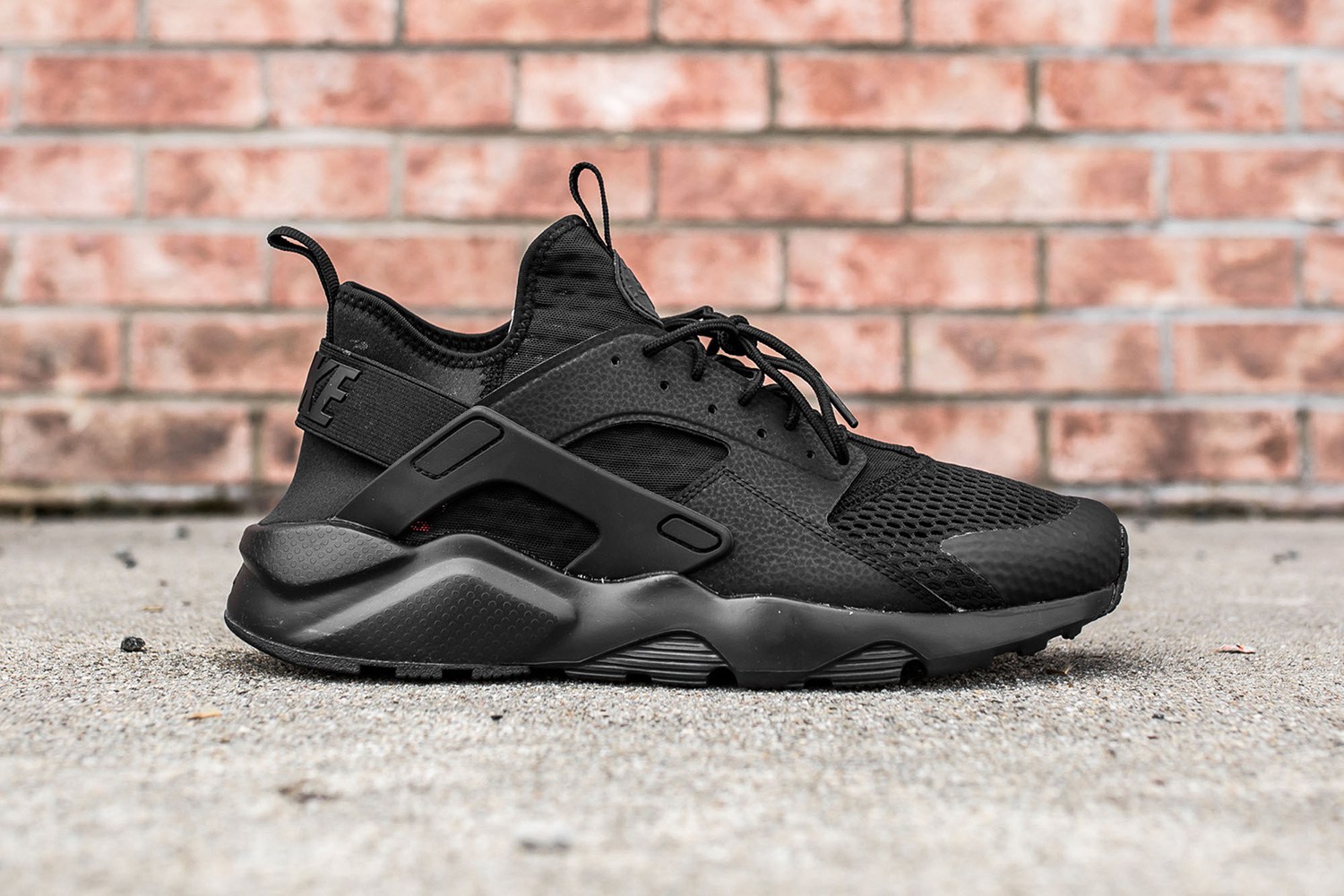 nike-air-huarache-run-ultra-br-orange-black-2