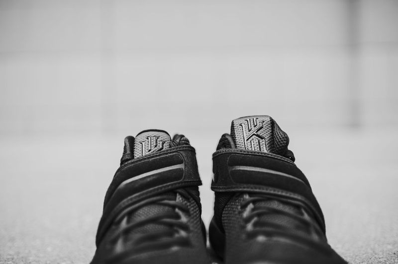 Nike_Kyrie2_blkReflectSilver_7_1024x1024
