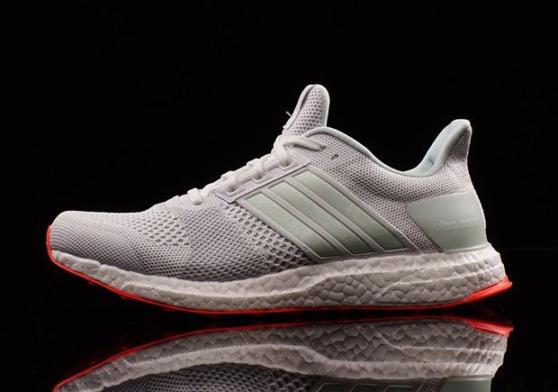 adidas-ultra-boost-st-yeezy-pure-platinum-02