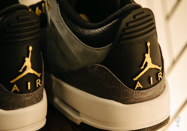 air-jordan-3-trophy-room