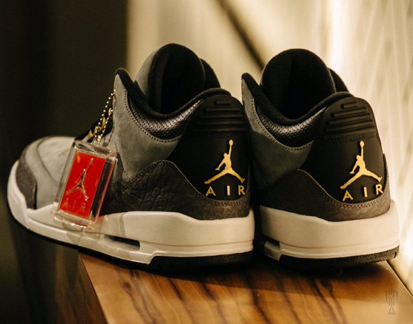 air-jordan-3-trophy-room_02
