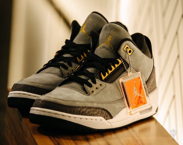 air-jordan-3-trophy-room_03