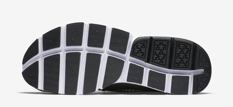 black-white-nike-sock-dart-available-5