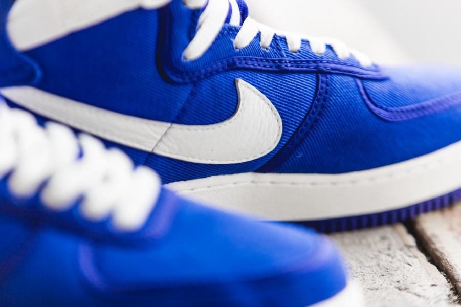 nike-air-force-1-high-retro-blue-white-832747-400-mood-3