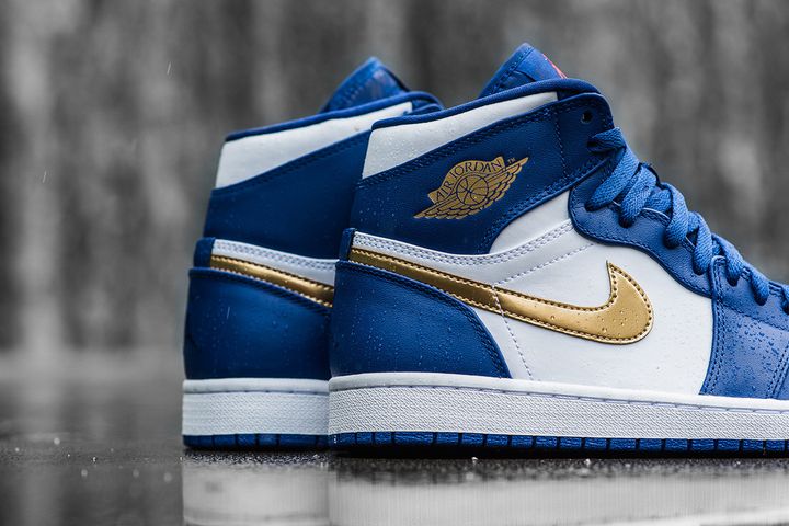 Air-Jordan-1-Retro-High-Deep-Royal-Metallic-Gold-White-Infrared-23-6