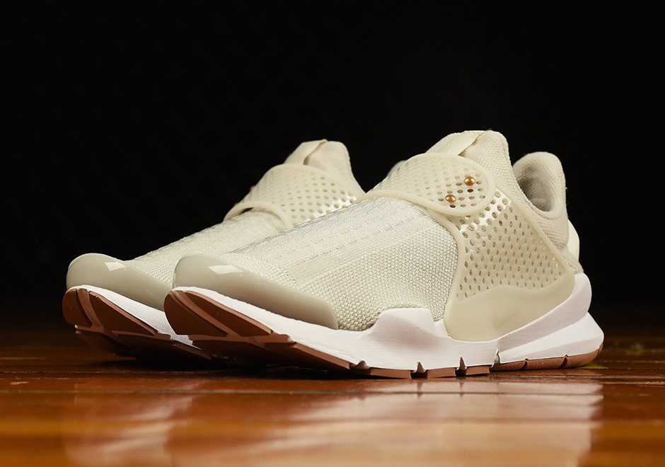 nike-wmns-sock-dart-light-bone
