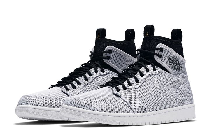 Air-Jordan-1-Retro-Ultra-High-2