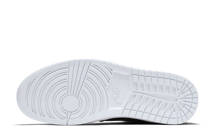 Air-Jordan-1-Retro-Ultra-High-4