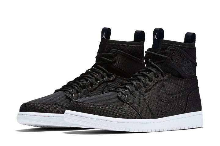 Air-Jordan-1-Retro-Ultra-High-7