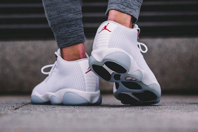 jordan-horizon-low-pure-platinum-2-681x455