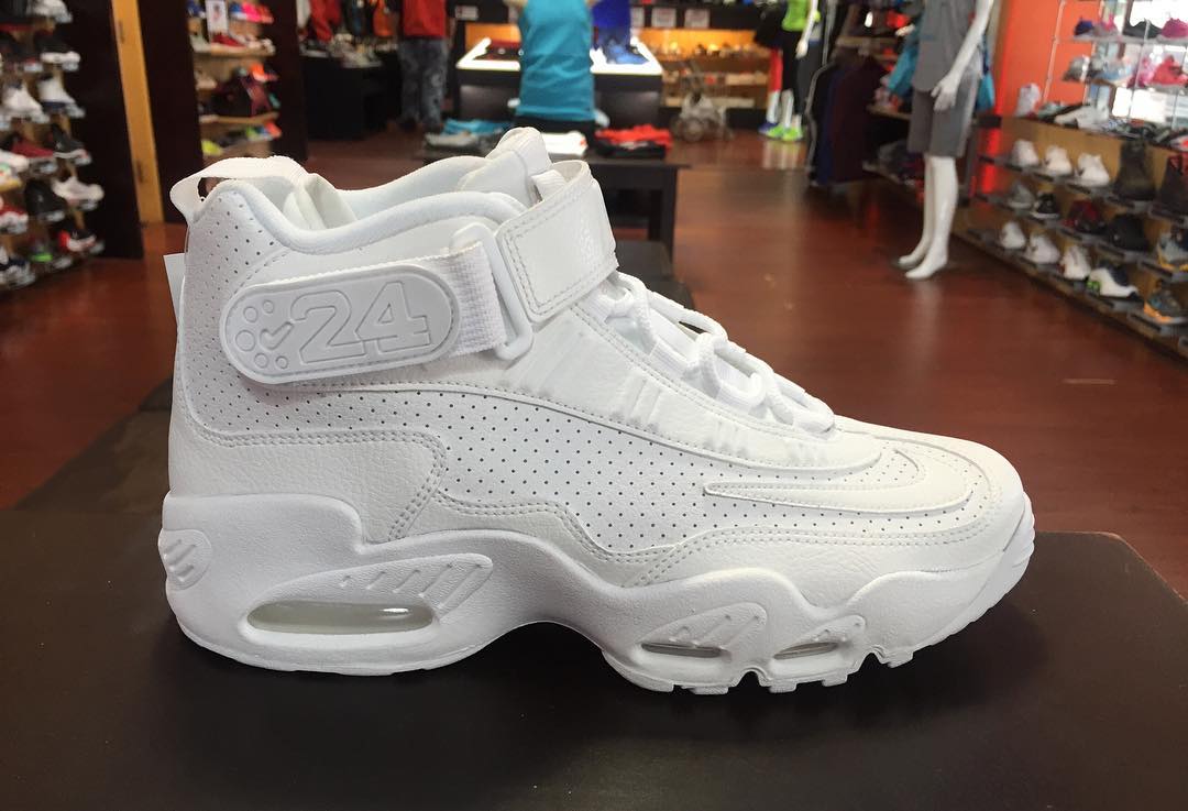 nike-air-max-griffey-white