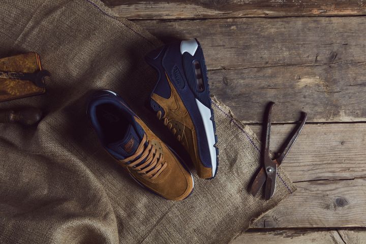 Nike_Ale_Brown_Pack_size_hq-21
