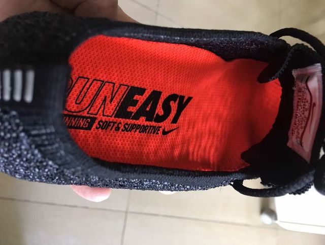 black-nike-flyknit-racer-4