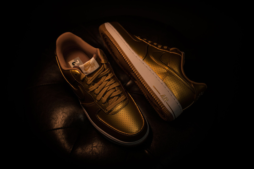 nike-air-force-1-gold_02