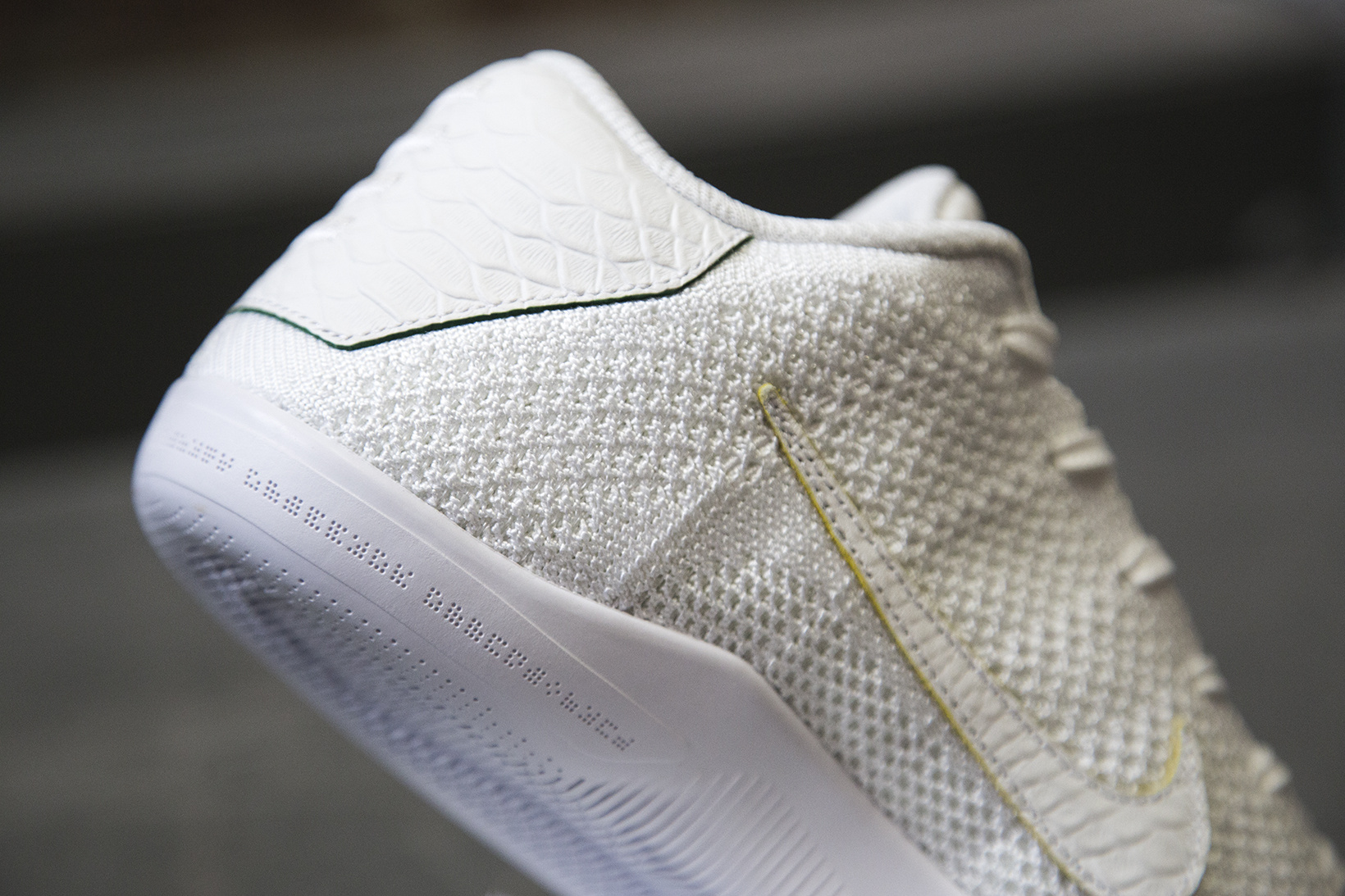 nikelab-kobe-xi-elite-low-brazil-4