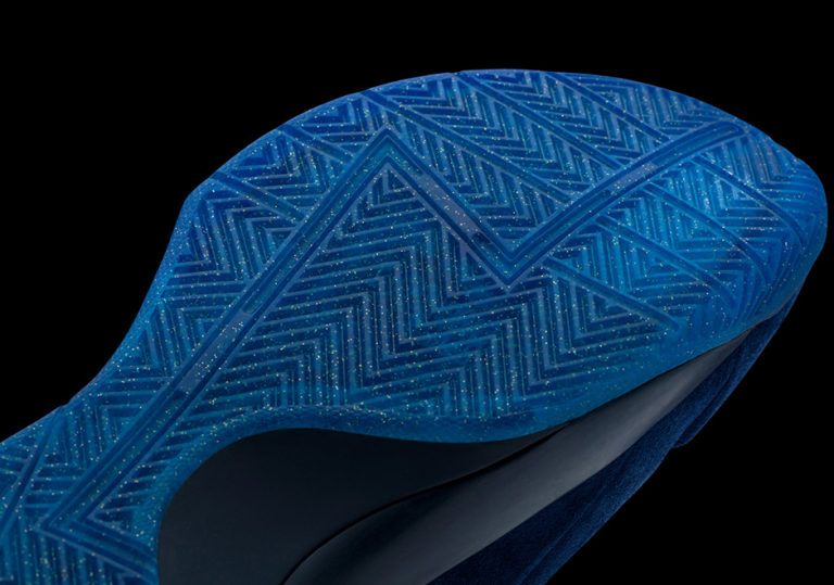 under-armour-curry-lux-mid-suede-navy-gold-4-768x539