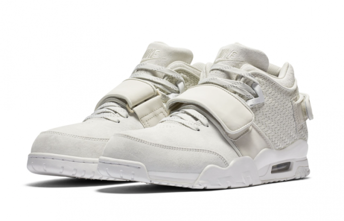 nike-air-cruz-white-black-681x438