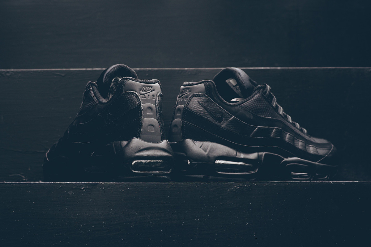 nike-air-max-95-black-anthracite-3