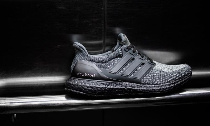 adidas-gradient-blackout-boost_02