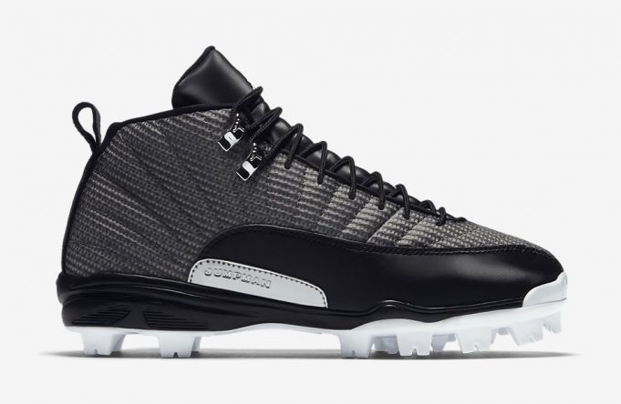air-jordan-12-baseball-cleats-01-681x444