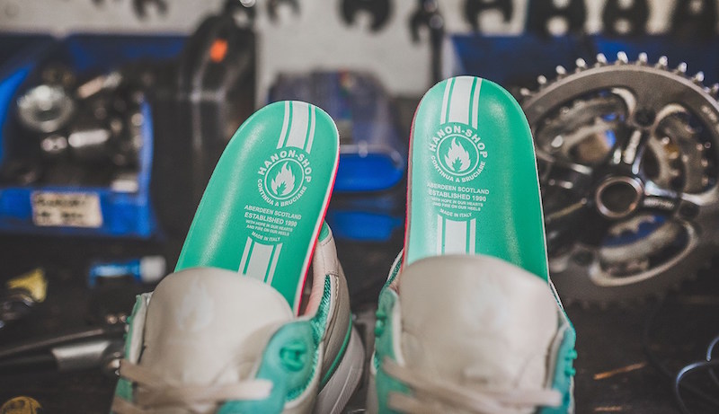 hanon-diadora-v7000-tuscan-racer-5